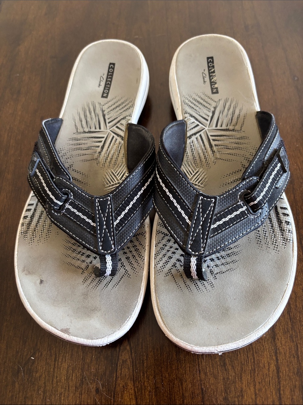 Clarks Black and Gray Palm-Print Thong Sandals with White Stitching